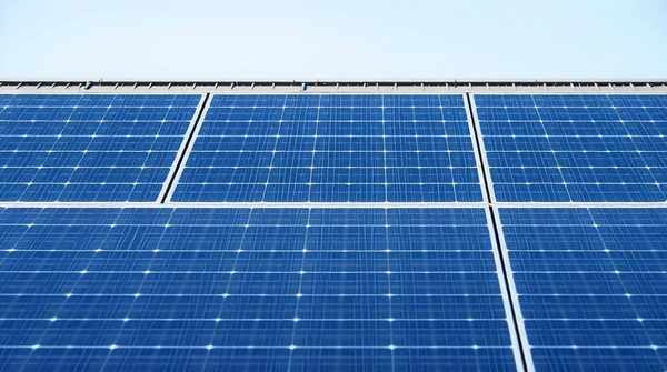Panneau solaire photovoltaïque : adoptez l'énergie verte aujourd'hui