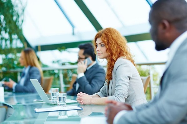 Comment mettre en place une série de conférences sur l'entrepreneuriat social ?